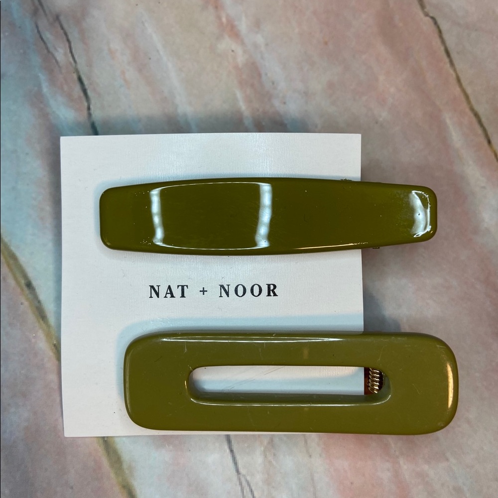 Chic barrettes
